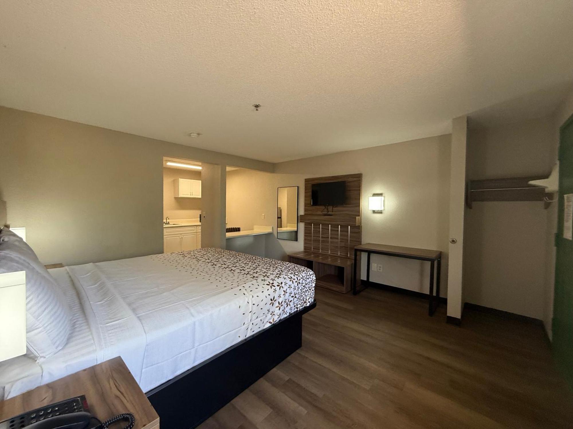 Country Hearth Inn & Suites Огаста Экстерьер фото