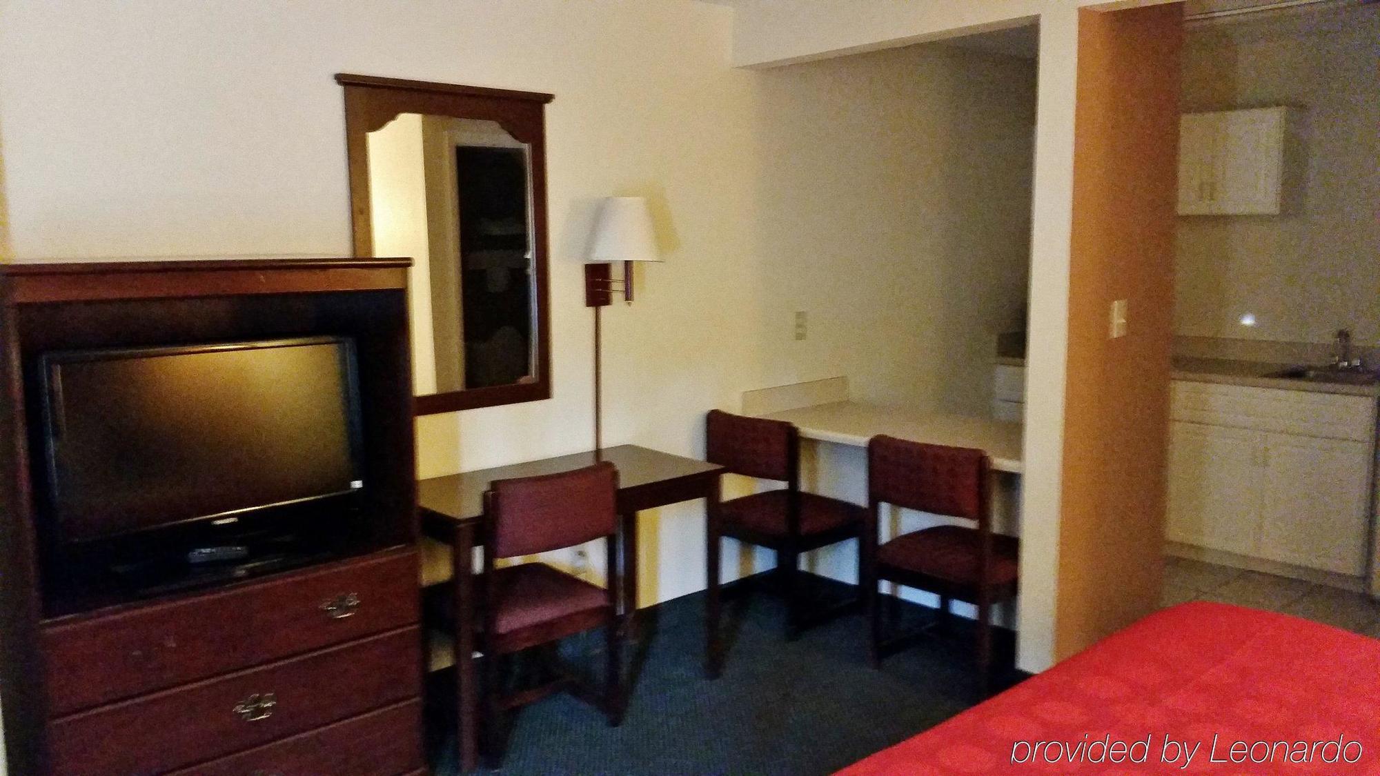 Country Hearth Inn & Suites Огаста Экстерьер фото