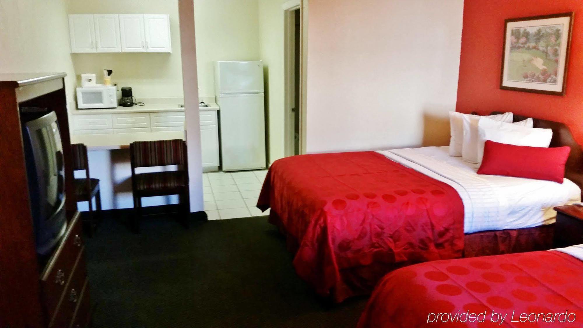 Country Hearth Inn & Suites Огаста Экстерьер фото